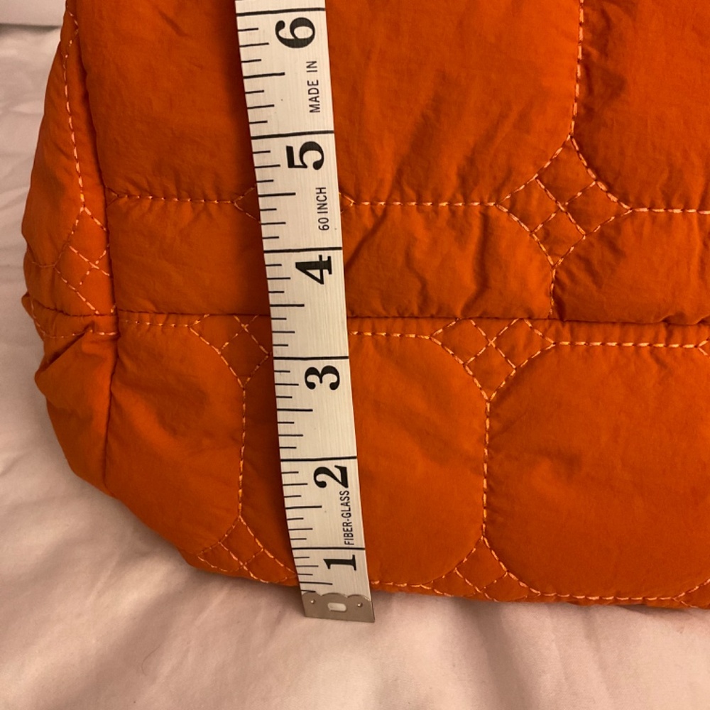 (NWT) Plain Quilted Nylon Puff Tote Bag - Picture 6 of 12